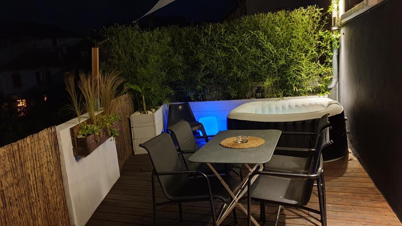 Duplex Avec Spa Et Terrasse En Plein Centre Du Village Saint-Jean-du-Gard Bagian luar foto